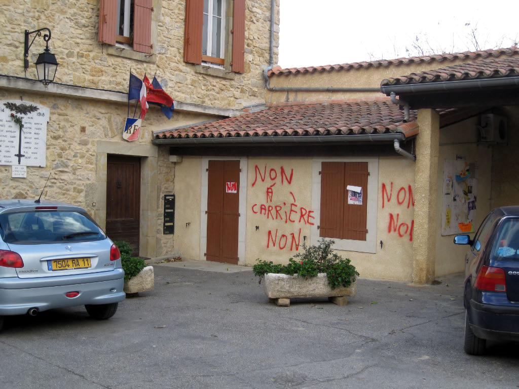 Graffiti on the Mairie office